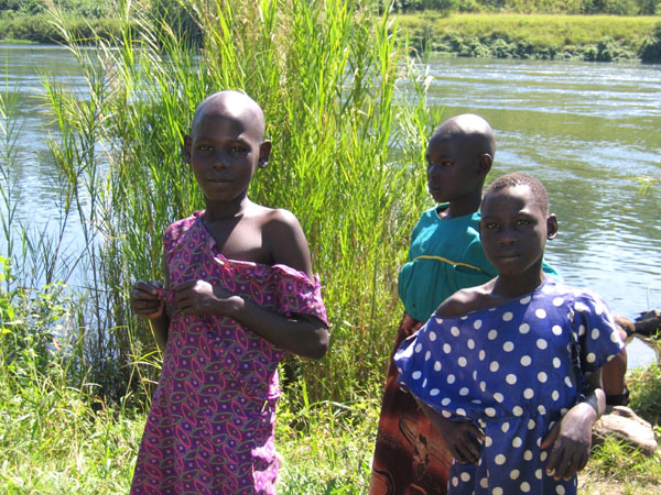 Young girls along the Nile, Jinja