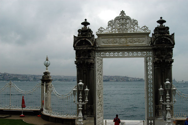 Waterfront gate, Dolmabahce Palace