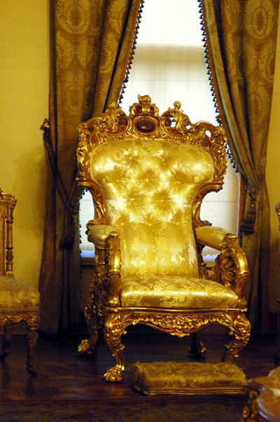 Sultan Abdulaziz's king-sized chair
