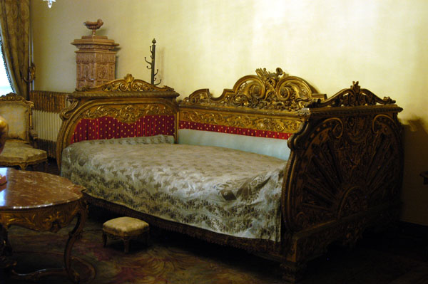 Sultan Abdulaziz's bed