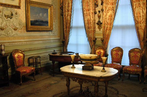 Atatrk's study, Dolmabahce Palace