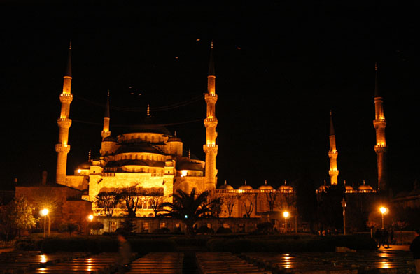 Sultanahmet Mosque (Blue Mosque) at night