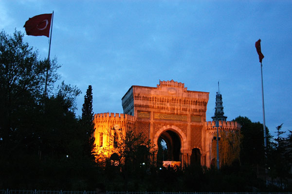 Beyazit Square and the gate to Istanbul University