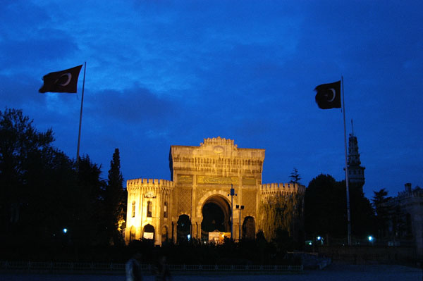 Beyazit Square and the gate to Istanbul University