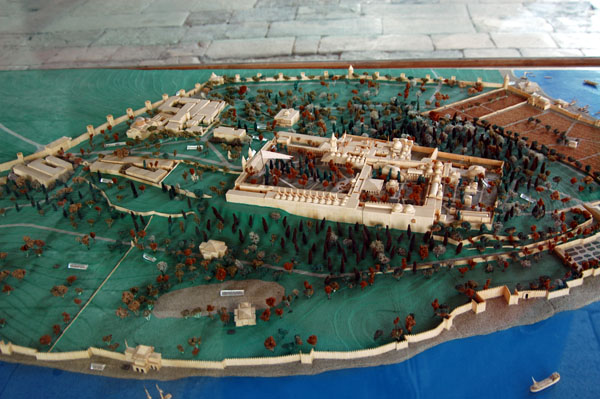 Model of the whole of Topkapi Palace and the surrounding First Court