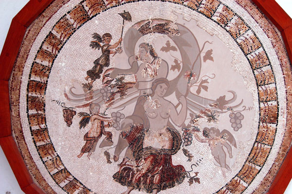 Venus surrounded by cupids, El Jem, 3rd C. AD