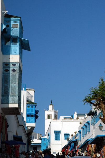 Approaching the top of the hill, Sidi Bou Said