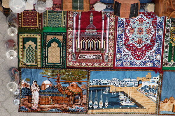 Low end machine made carpets for the tourist market