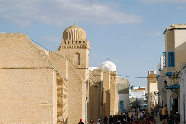 Looking back along Rue Okba ibn Nafaa along the wall of the Great Mosque of Kairouan