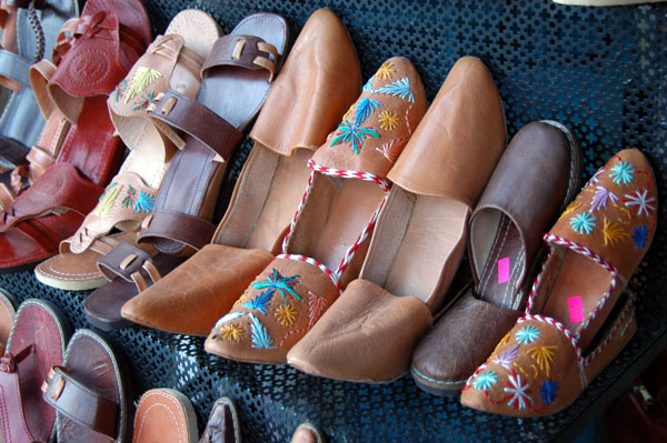 Tunisian sandals (bulagha - ÈáÛÉ) Kairouan souq