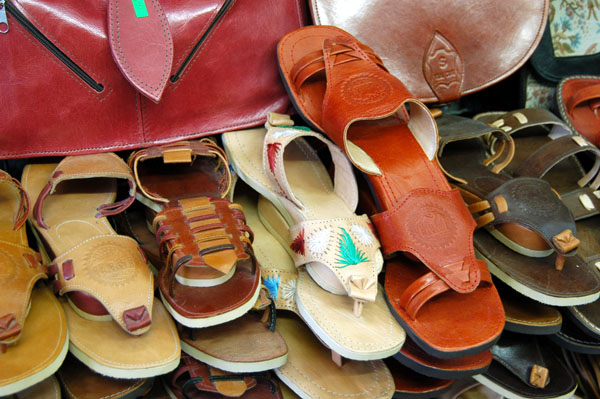 Tunisian leather slippers, (bulagha - ÈáÛÉ) Kairouan souq