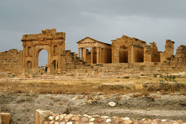 Forum, Three Temples and Arch of Antonius Pius, Sbeitla