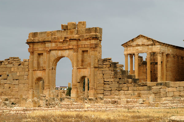 Arch of Antonius Pius and Temple of Minerva, Sbeitla