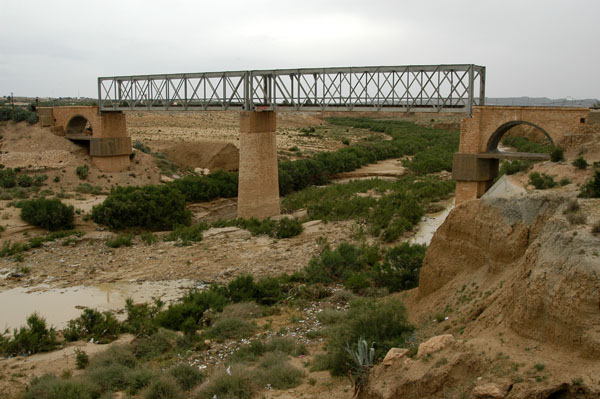 Railway bridge crossing Oued (Wadi) El Hatab, Kasserine