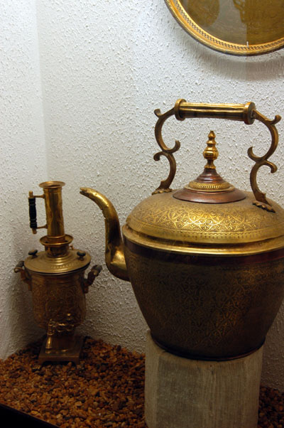 Dar Charait Museum, Coffee pot
