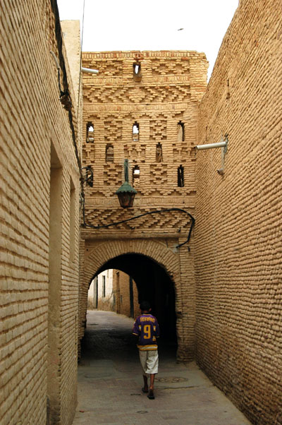 Narrow lane, Tozeur medina