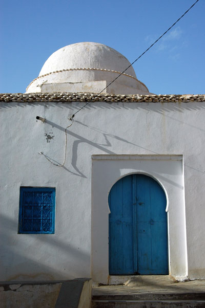 White dome and blue door, Nefta