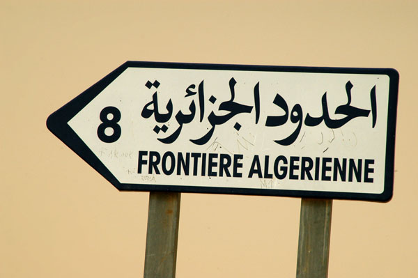 8 km to the Algerian border