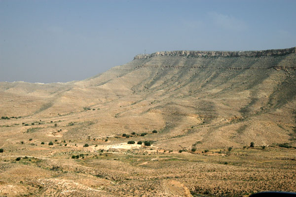 Route C113 climbing the Dahar mountains