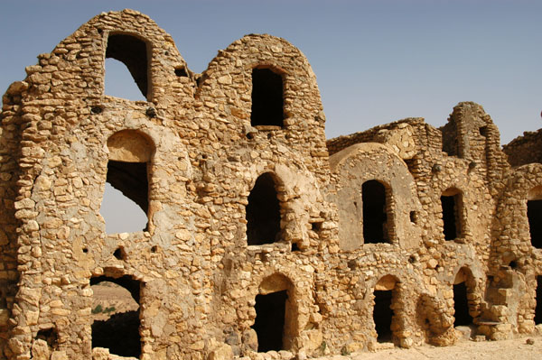 The main section of Ksar Jouamaa has 3 levels of ghorfas
