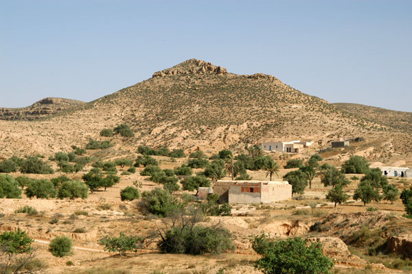 Dahar landscape around Beni Kheddache