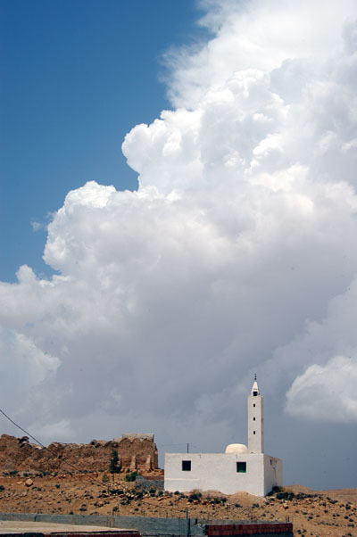 Storm cloud and mosque near Jelidat