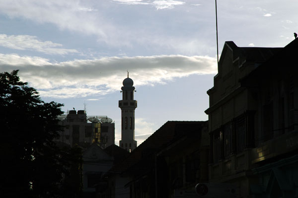 Minaret of the mosque of Dar es Salaam at dusk