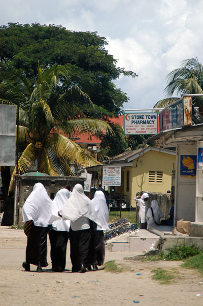 Muslim girls, Mkunazini, Stone Town
