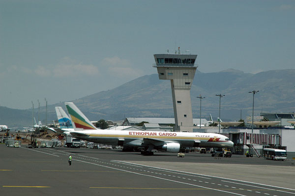 Ethiopian Cargo 757 at Addis Ababa