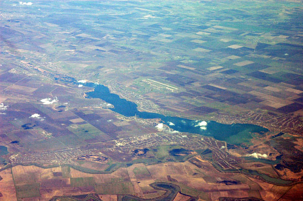 Lake on the Ukraine-Bessarabia (Moldova) border separating Hradenytsi from Nezavertaylovka