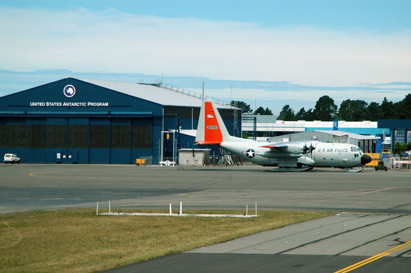 United States Antarctic Program, Christchurch Airport, New Zealand