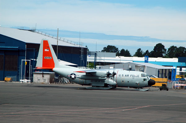 US Air Force C130 on skis, Christchurch NZ (30942)
