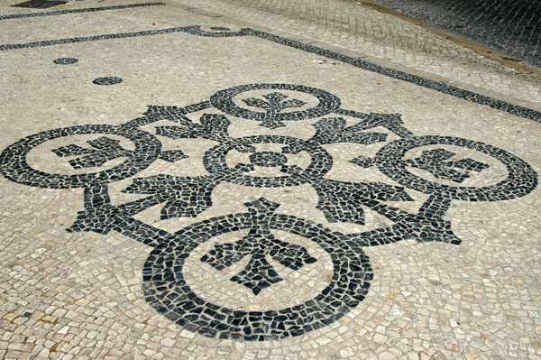 Mosaic pavement, Praça does Restauradores