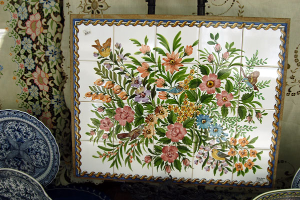 Window shopping, Portuguese tilework, Rua Augusta