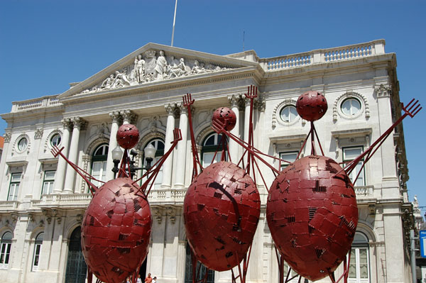 Modern art with Lisbon's City Hall