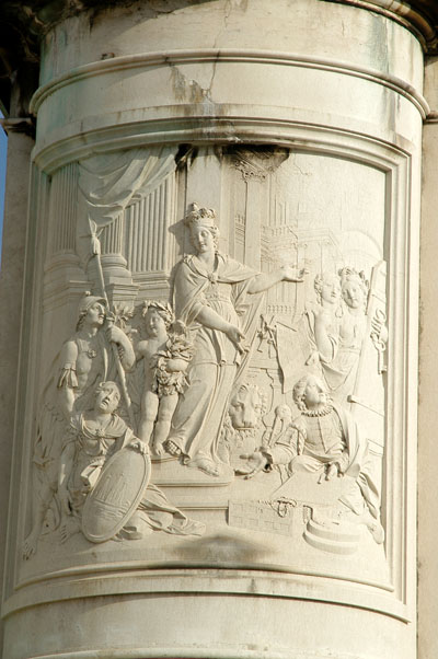 Pedestal detail