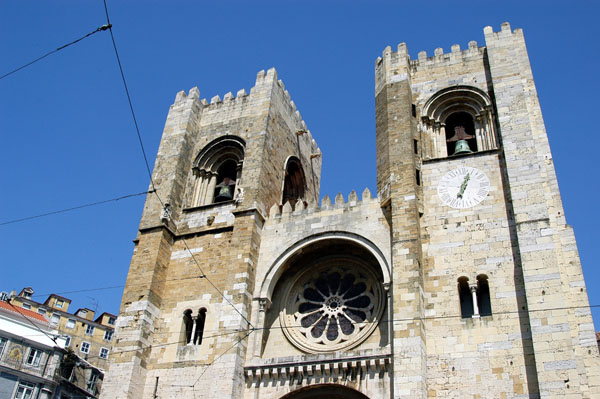 The full name is Igreja de Santa Maria Maior S Patriarcal de Lisboa