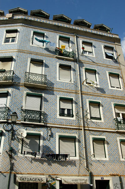 Azulejo tiled building, Travessa do Aougue, Alfama