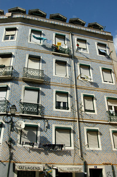 Azulejo tiled building, Travessa do Açougue, Alfama