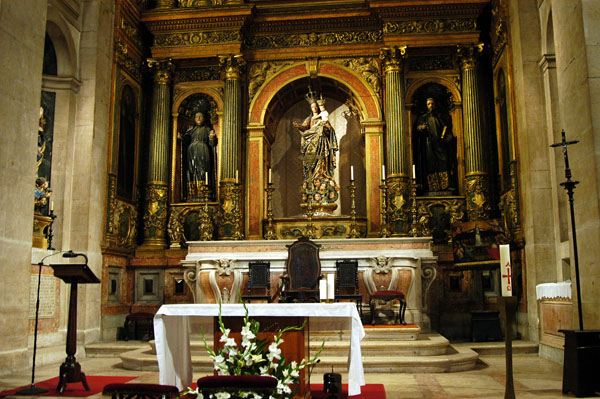 Main altar, Side chapel, Igreja So Roque