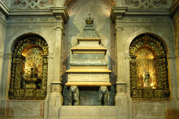 Tomb of Cardinal-King Henrique (1512-1580) son of Dom Manuel I