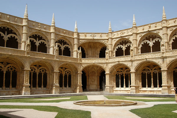 Cloisters built in the Manueline style, Mosteiro dos Jerónimos