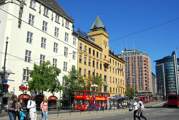 Fred. Olsens gate in front of Oslo Sentralstasjon