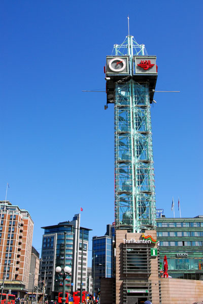 Modern clocktower, Jernbanetorget