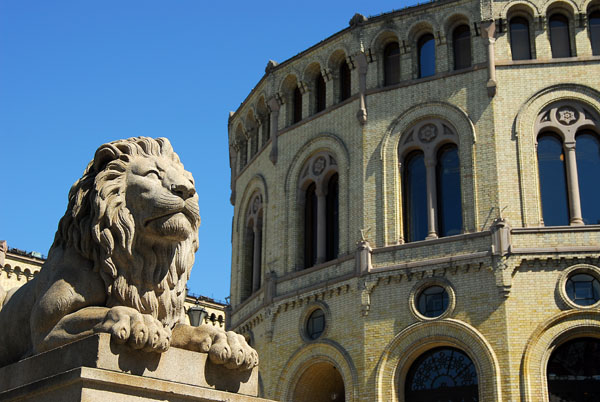 Lion sculpture in front of the Stortinget (Norwegian Parliament) Oslo