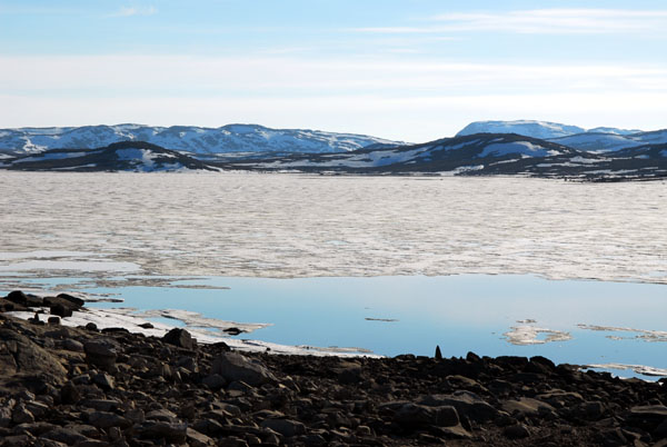 Partially frozen lake, Hardangervidda