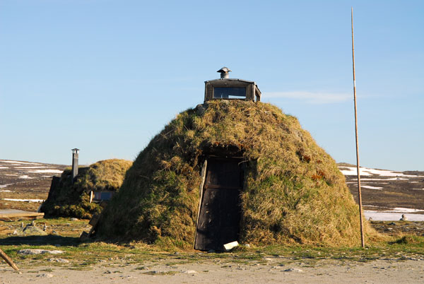 Turf covered hut, Hardangervidda