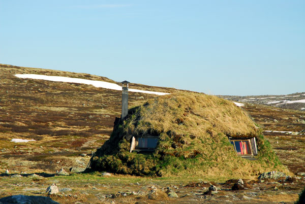 Turf covered hut, Hardangervidda