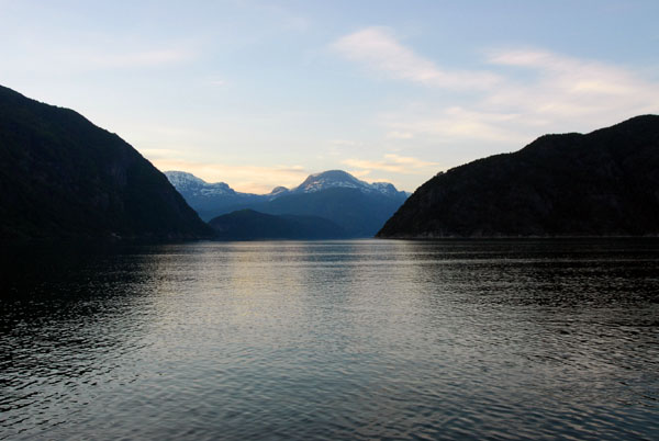 Crossing Eidfjorden by ferry