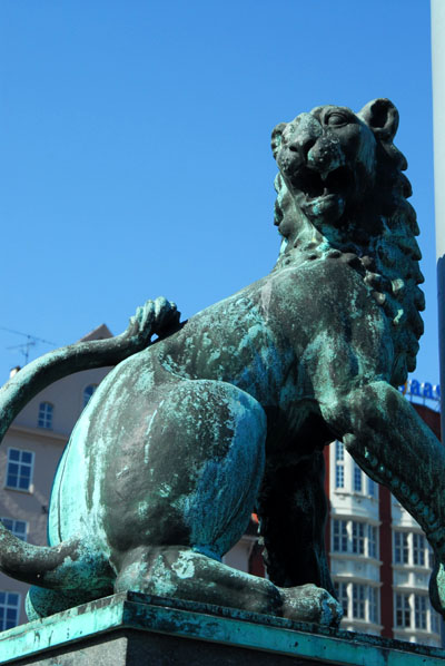 Lion sculpture, Torget, Bergen